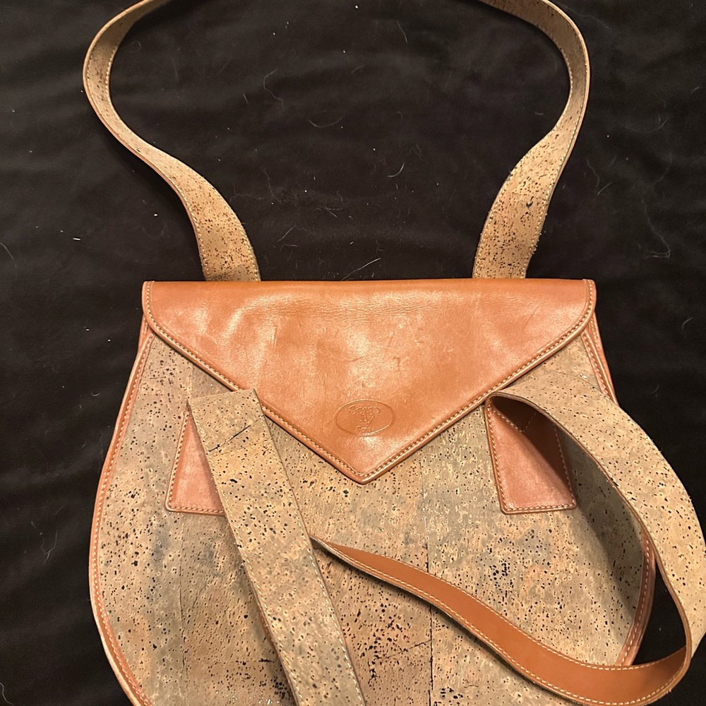Chic Tan and Brown Women's Leather Shoulder Bag
